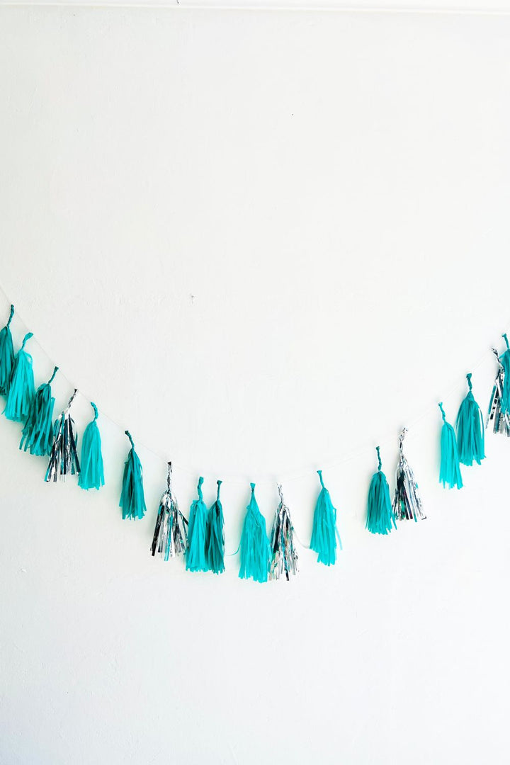 TASSEL GARLAND - GREEN