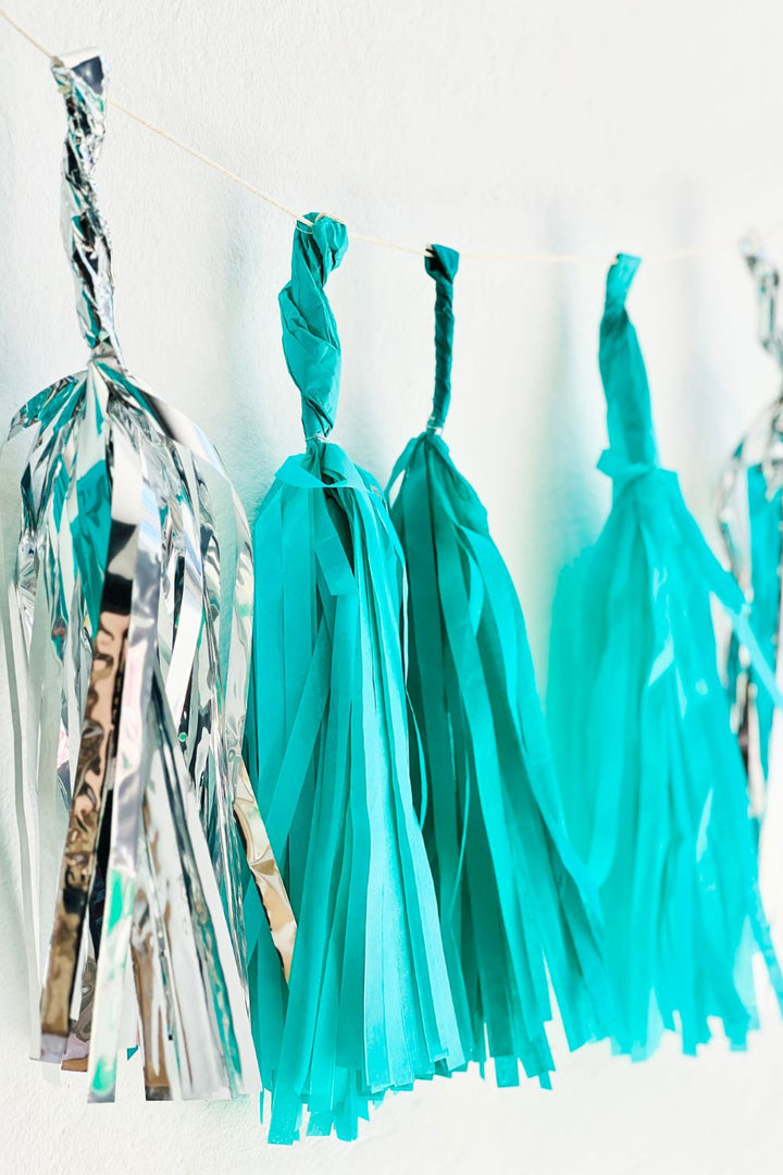 TASSEL GARLAND - GREEN