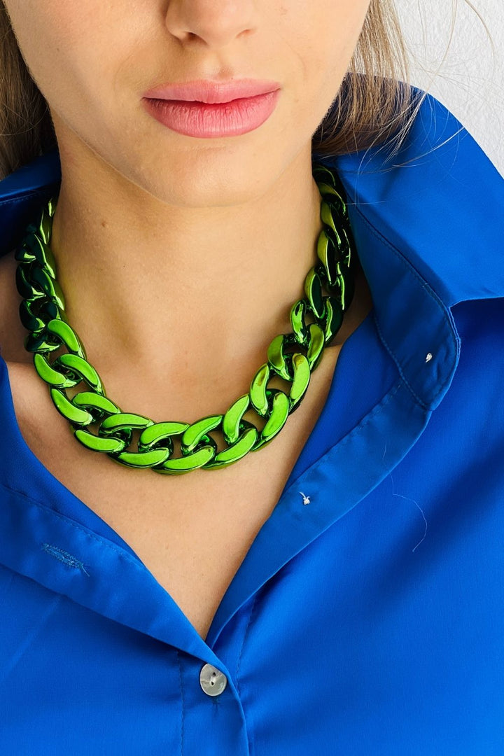 the MET CHAIN NECKLACE - Metallic Green